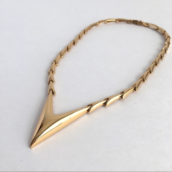 Vintage Monet Necklace V Link Gold Tone Statement - Picture 2 of 8